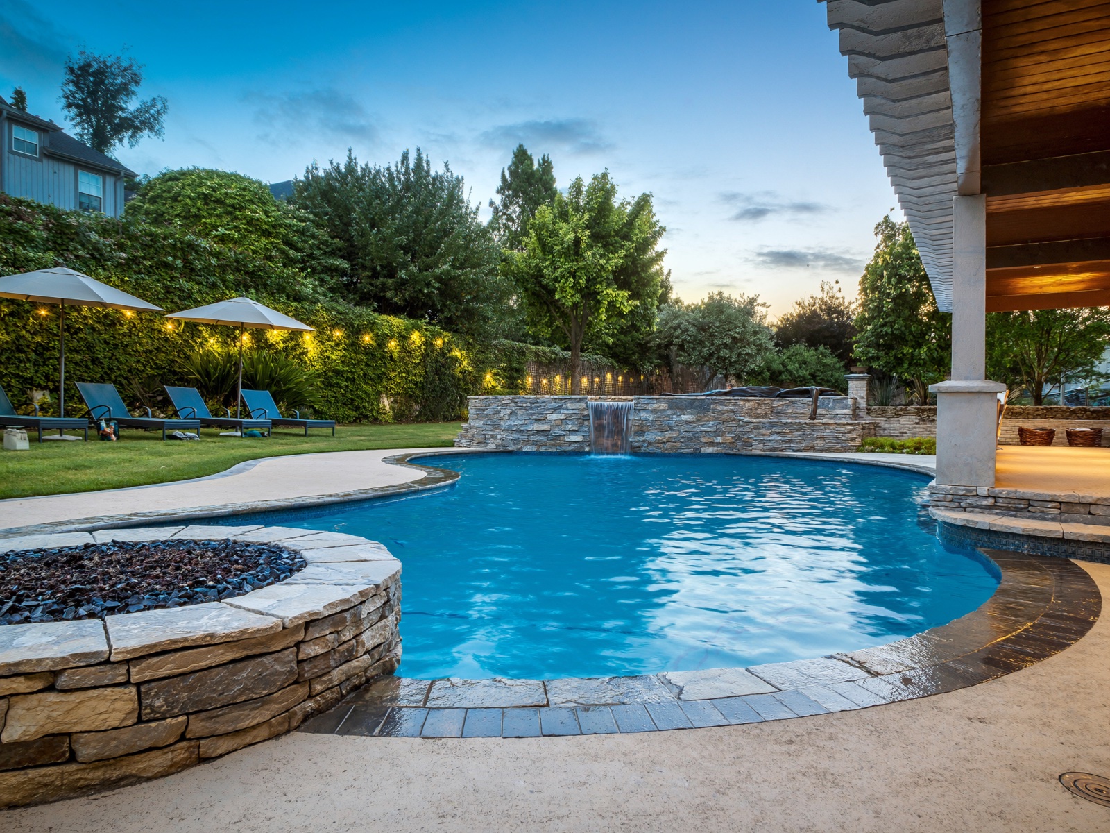 Raised spa with stone waterfall, Grapevine, TX